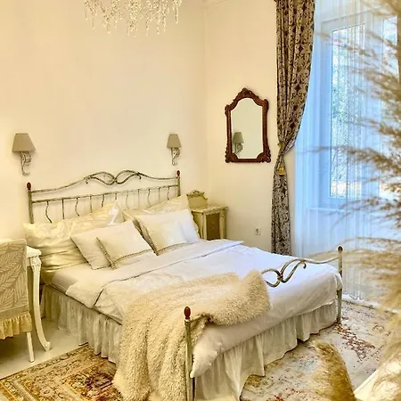 Petite Boudoir * أوباتيا